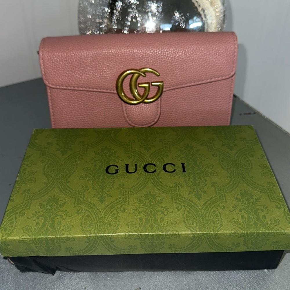 Designer wallet on chain